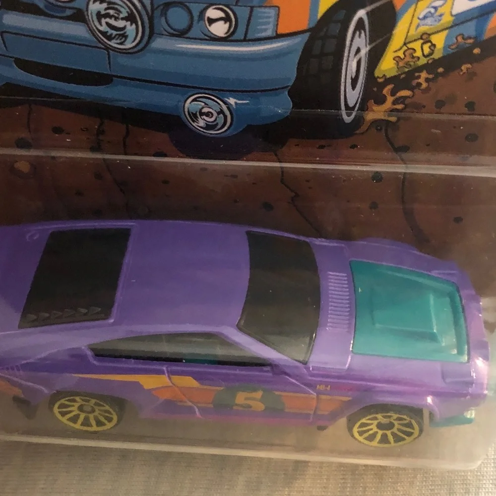 Mattel Hot Wheels Dimachinni Veloce Toy Car - Purple and Yellow